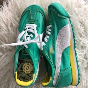 Women’s Puma Roma Sneakers